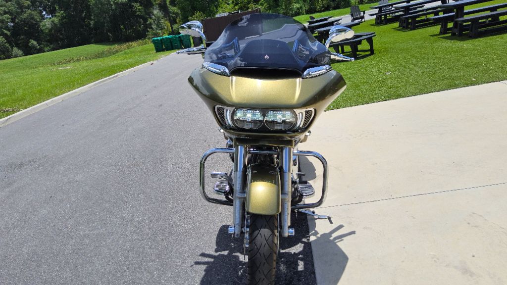 2017 Harley Davidson Road Glide S  - $17,500