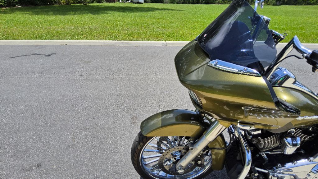 2017 Harley Davidson Road Glide S  - $17,500