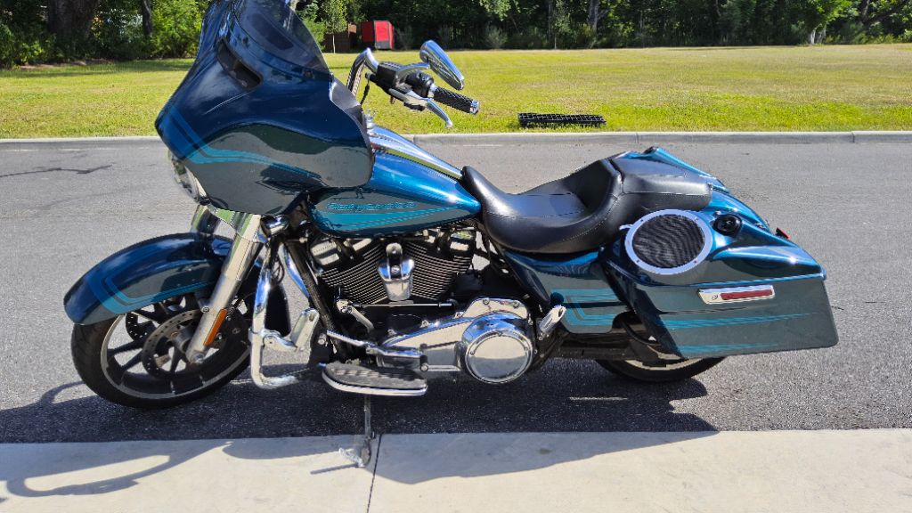2020 Harley Davidson Streetglide Flhx - $15,995