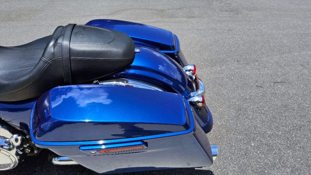 2017 Harley Davidson Street Glide S Flhxs - $15,900