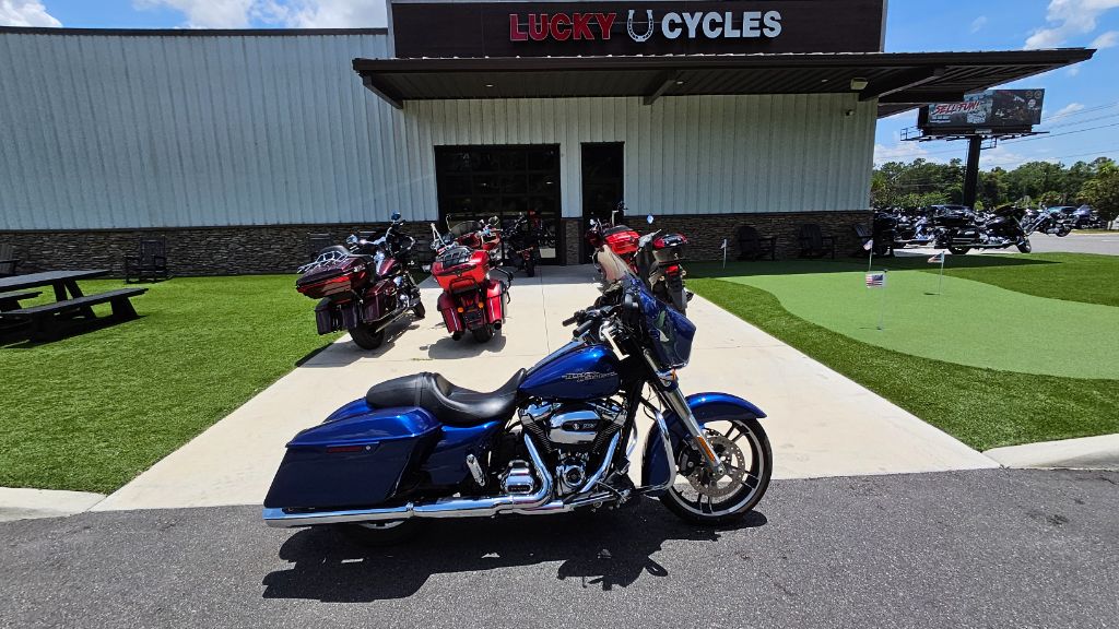 2017 Harley Davidson Street Glide S Flhxs - $15,900