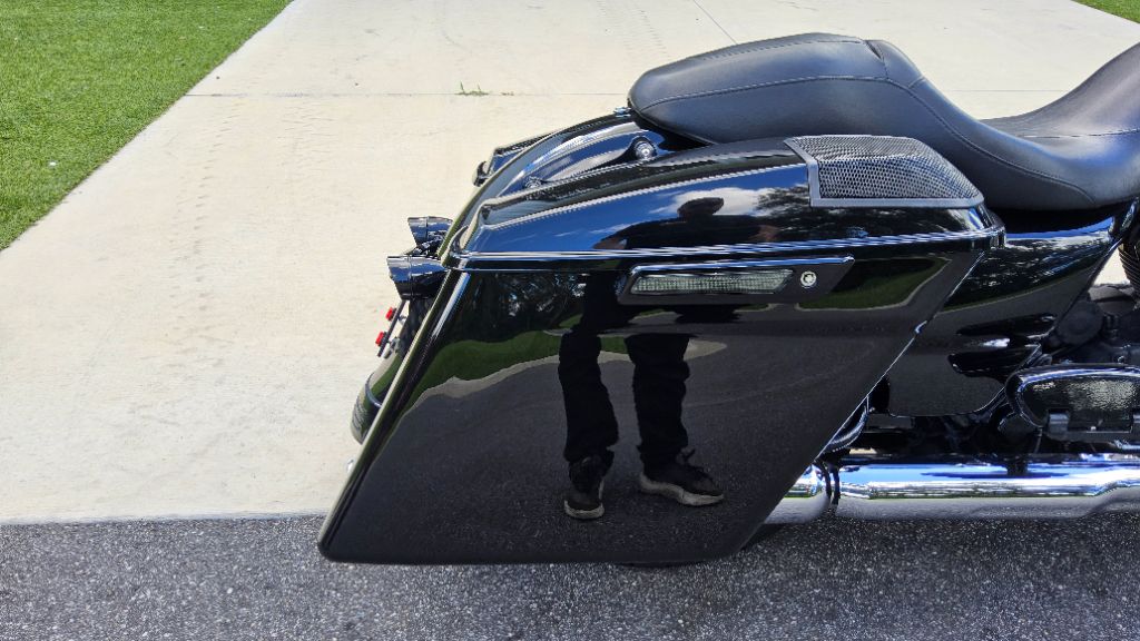 2019 Harley-davidson Road Glide - $15,900