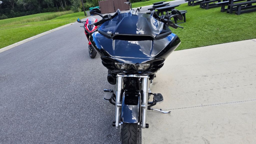 2019 Harley-davidson Road Glide - $15,900