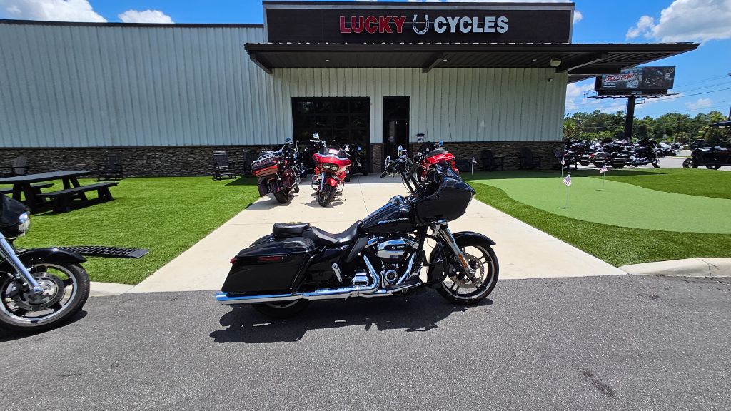 2017 Harley Davidson Road Glide S Fltrxs - $14,500