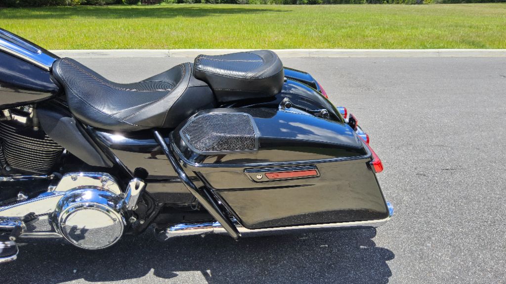 2017 Harley Davidson Road Glide S Fltrxs - $14,500