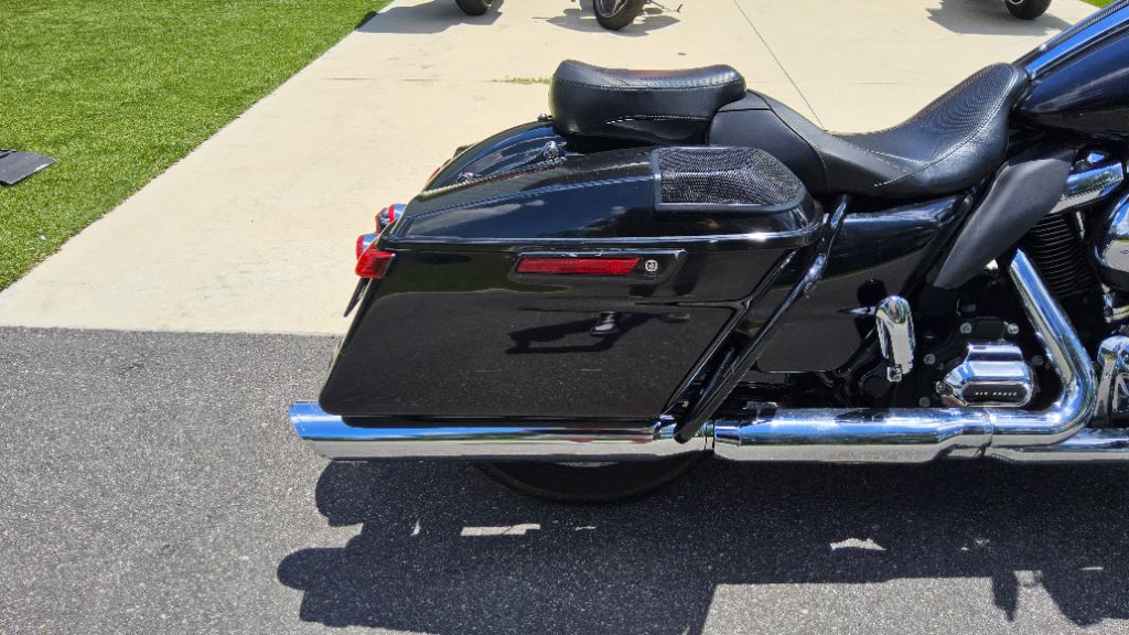 2017 Harley Davidson Road Glide S Fltrxs - $14,500