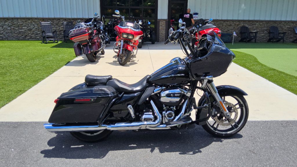 2017 Harley Davidson Road Glide S Fltrxs - $14,500