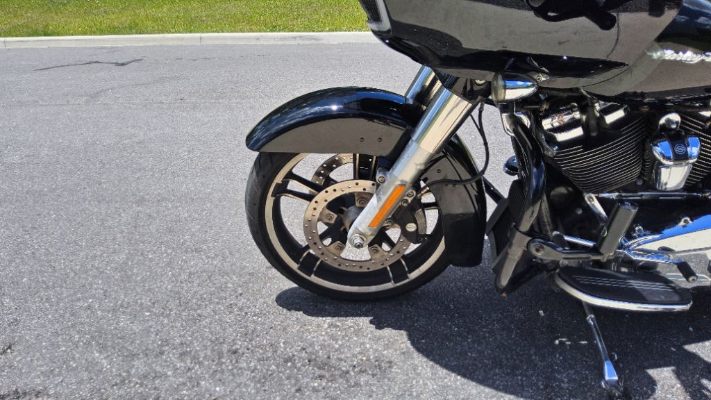 2017 Harley Davidson Road Glide S Fltrxs - $14,500