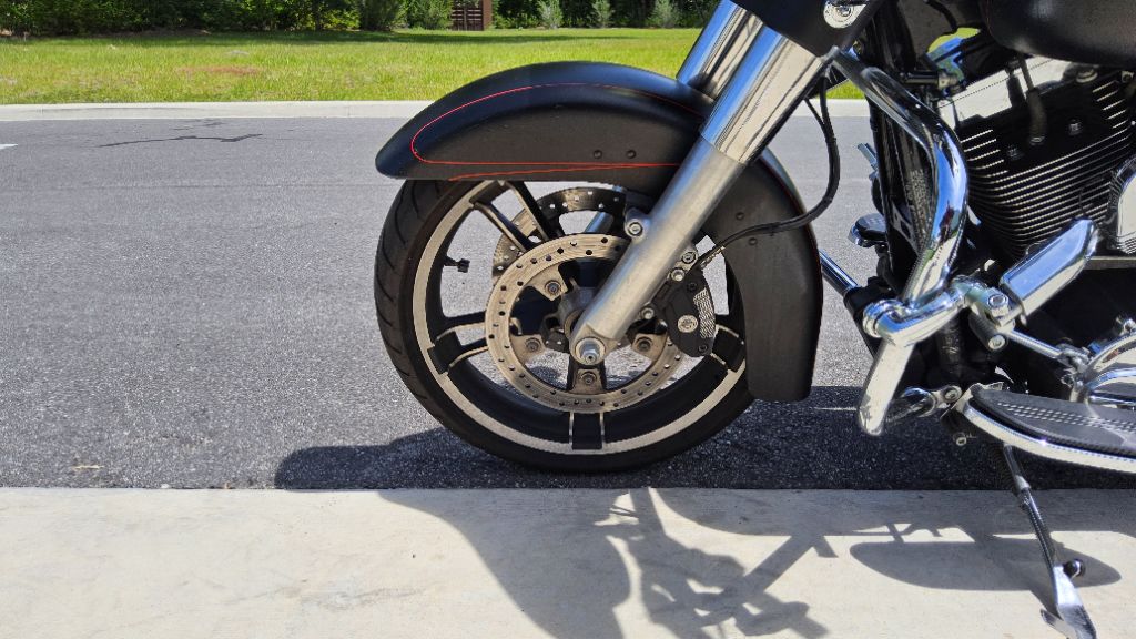 2015 Harley Davidson Streetglide S Flhxs - $12,900