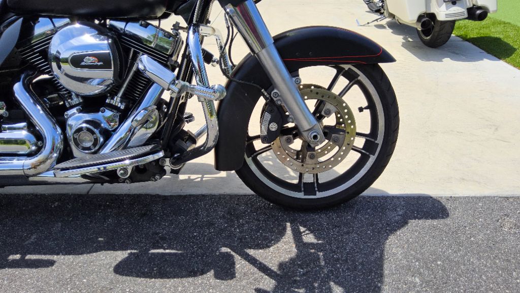 2015 Harley Davidson Streetglide S Flhxs - $12,900