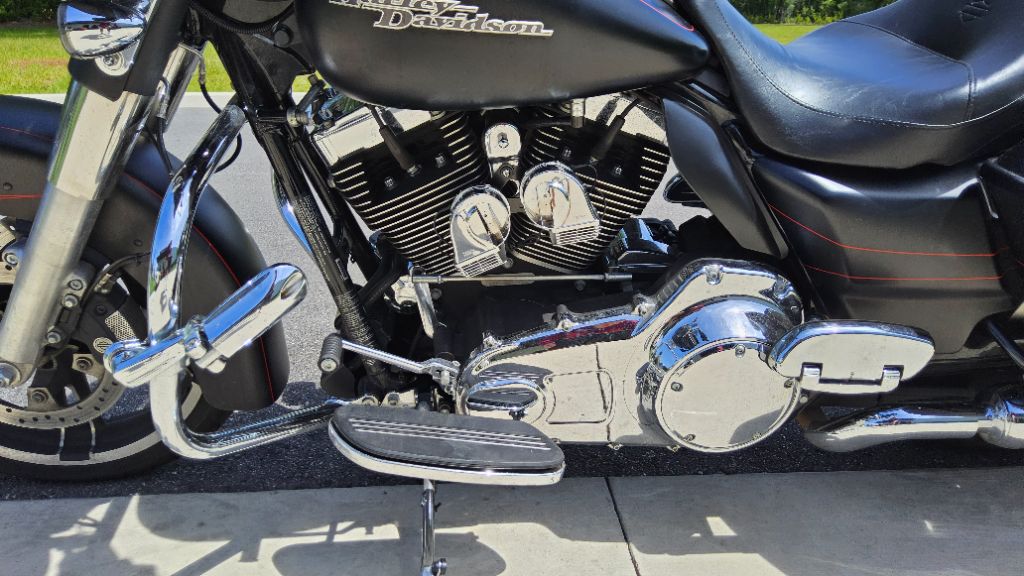 2015 Harley Davidson Streetglide S Flhxs - $12,900