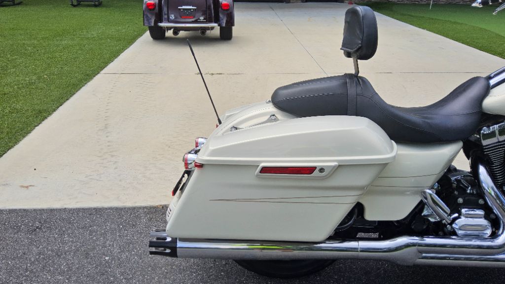 2014 Harley-davidson Street Glide Special - $12,500