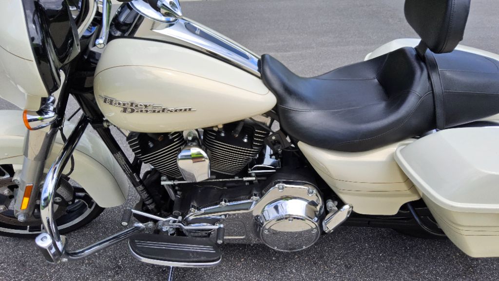 2014 Harley-davidson Street Glide Special - $12,500