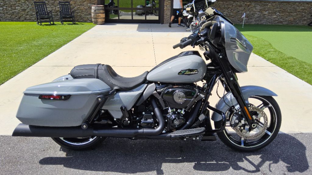 2025 Harley Davidson Streetglide Flhx - $25,995