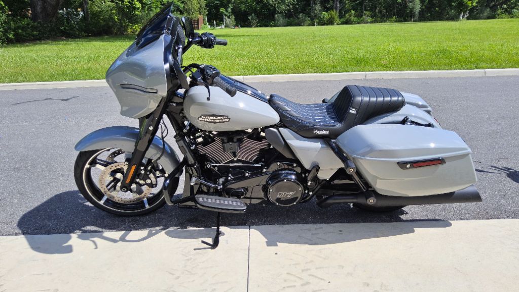 2025 Harley-davidson Street Glide - $25,995