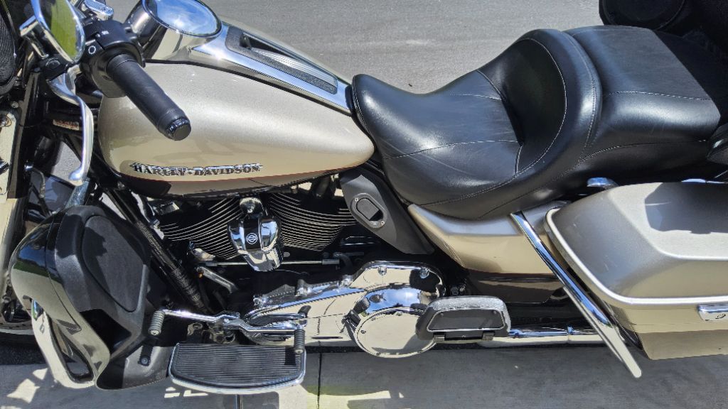 2018 Harley Davidson Limited Flhtk - $13,995