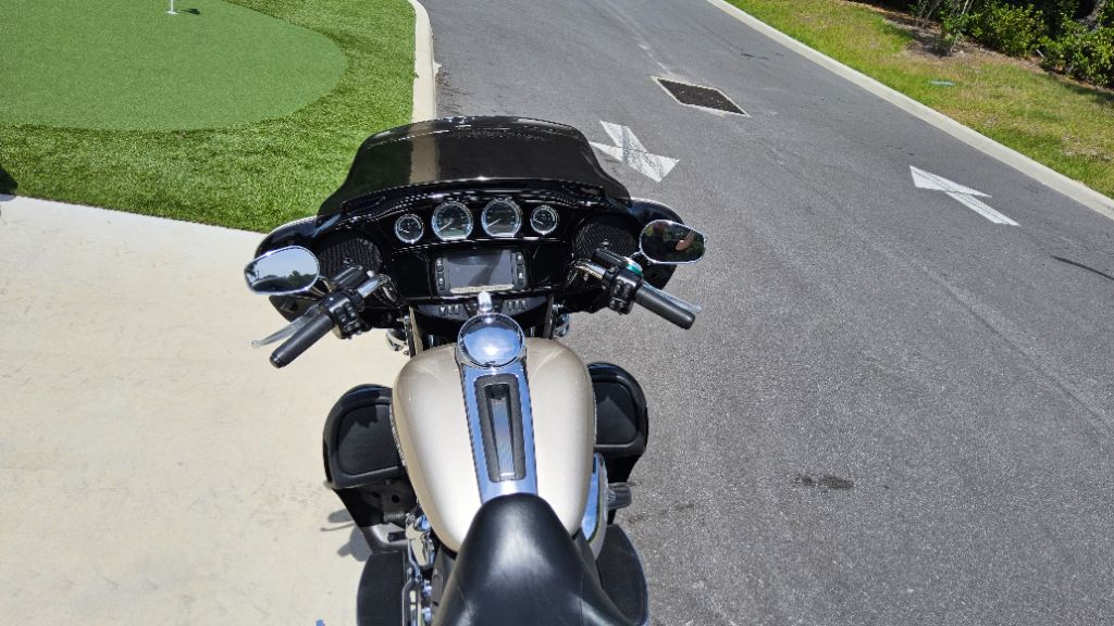 2018 Harley Davidson Limited Flhtk - $13,995