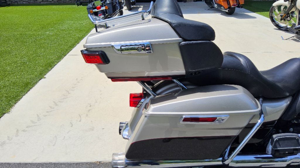 2018 Harley Davidson Limited Flhtk - $13,995