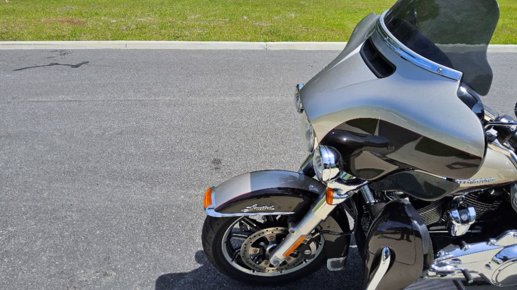 2018 Harley Davidson Limited Flhtk - $13,995