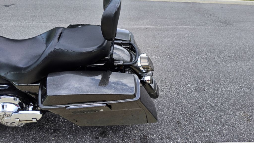 2007 Harley-davidson Street Glide - $7,495