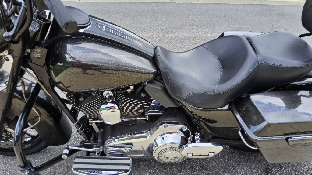 2007 Harley-davidson Street Glide - $7,495