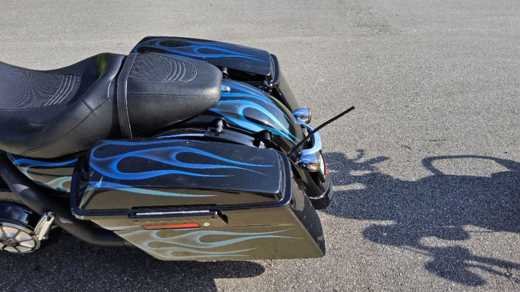 2010 Harley-davidson Street Glide - $8,995
