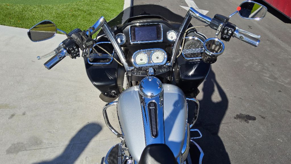 2020 Harley-Davidson Road Glide  photo
