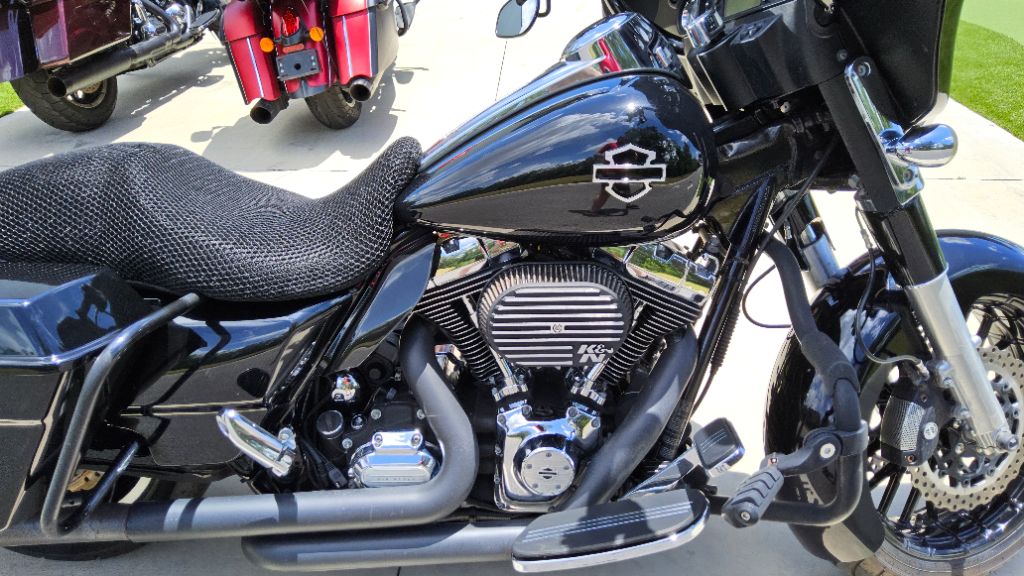 2012 Harley Davidson Streetglide - $12,500