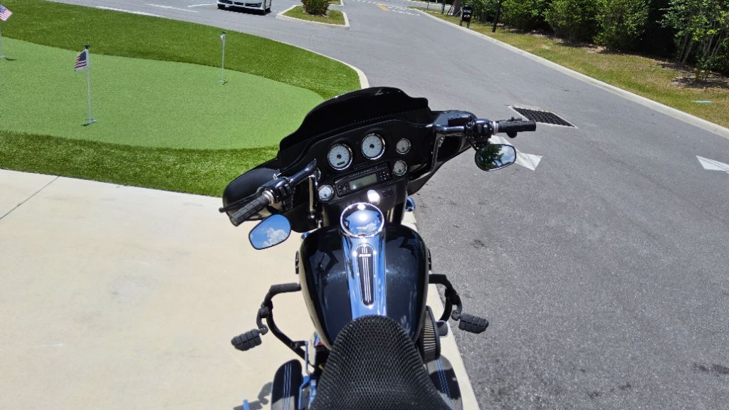 2012 Harley Davidson Streetglide - $12,500