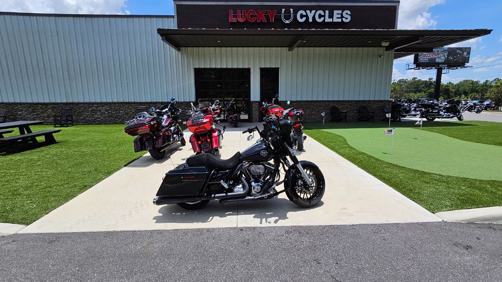 2012 Harley Davidson Streetglide - $12,500