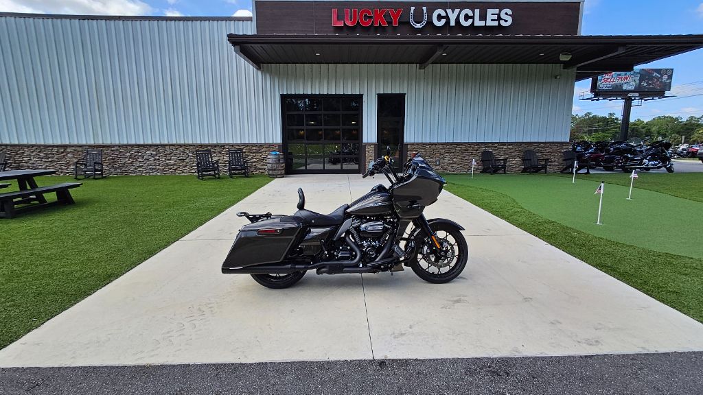 2020 Harley Davidson Road Glide S Fltrxs - $19,995