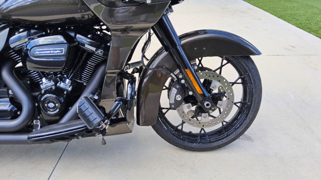 2020 Harley Davidson Road Glide S Fltrxs - $19,995