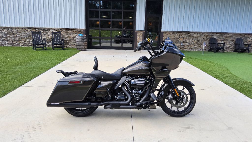 2020 Harley Davidson Road Glide S Fltrxs - $19,995