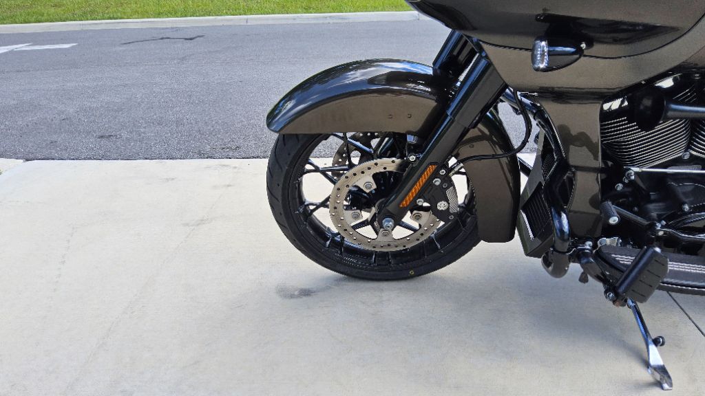 2020 Harley Davidson Road Glide S Fltrxs - $19,995