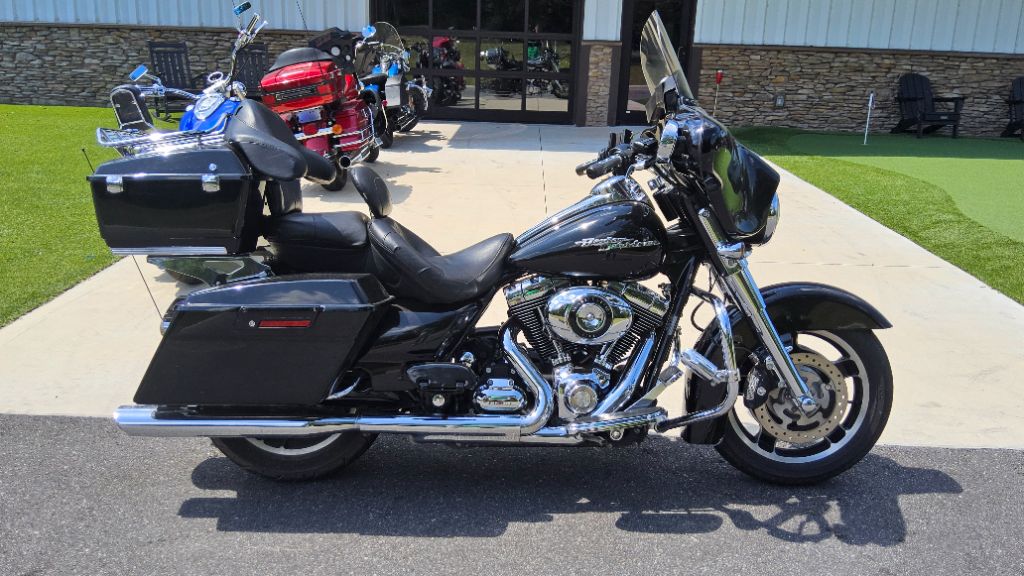 2009 Harley-davidson Street Glide - $8,999