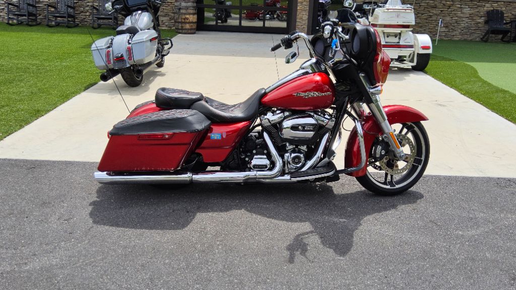 2018 Harley-Davidson FLHX Street Glide - $13,995