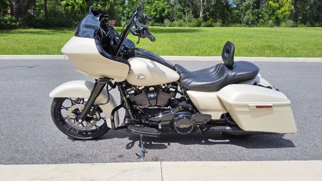 2022 Harley-davidson Road Glide Special - $21,900
