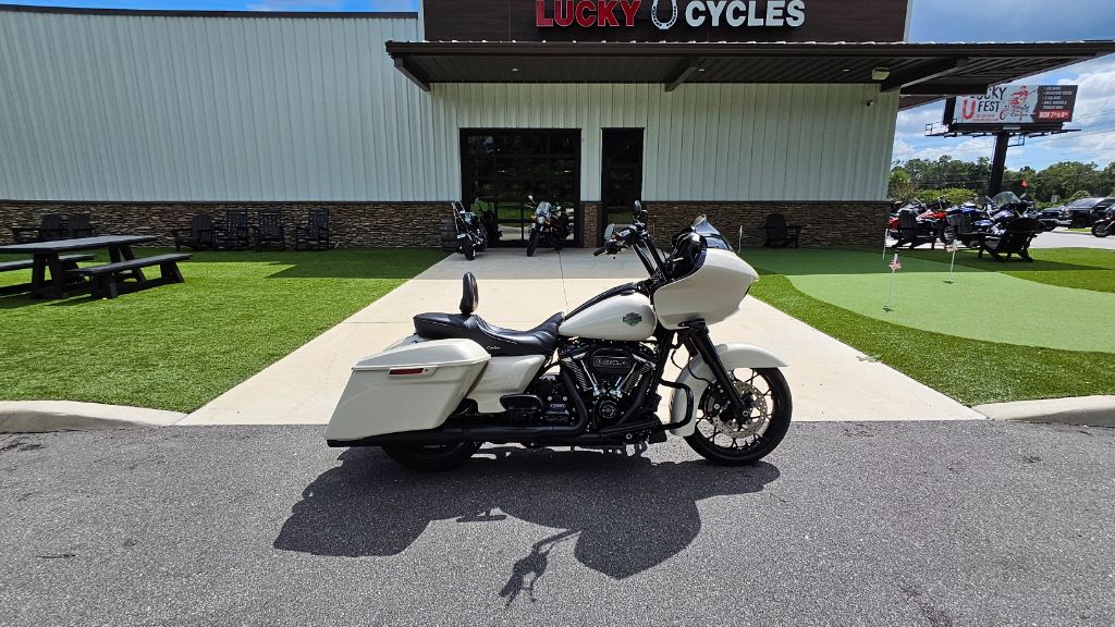 2022 Harley-davidson Road Glide Special - $21,900