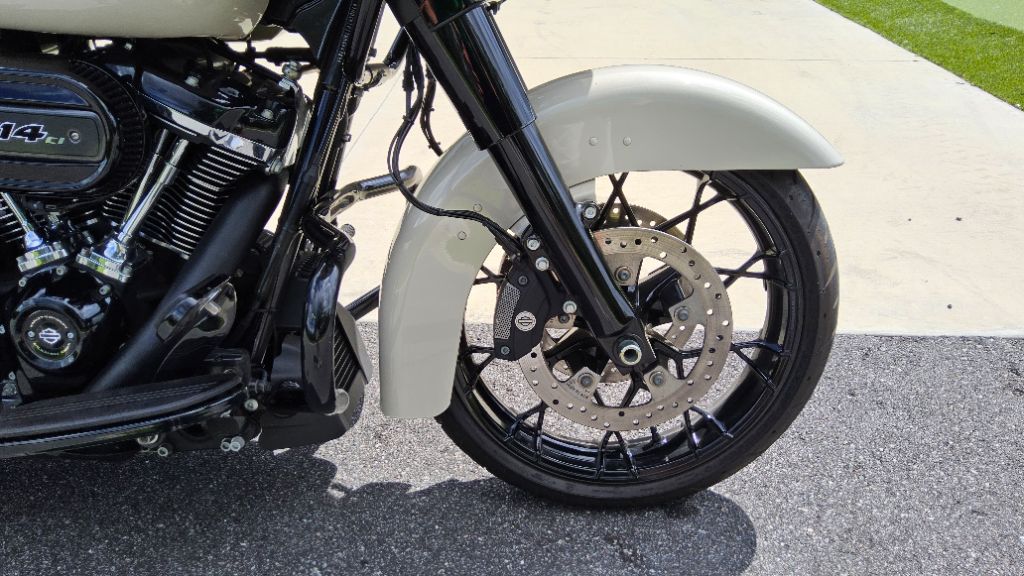 2022 Harley-davidson Road Glide Special - $21,900