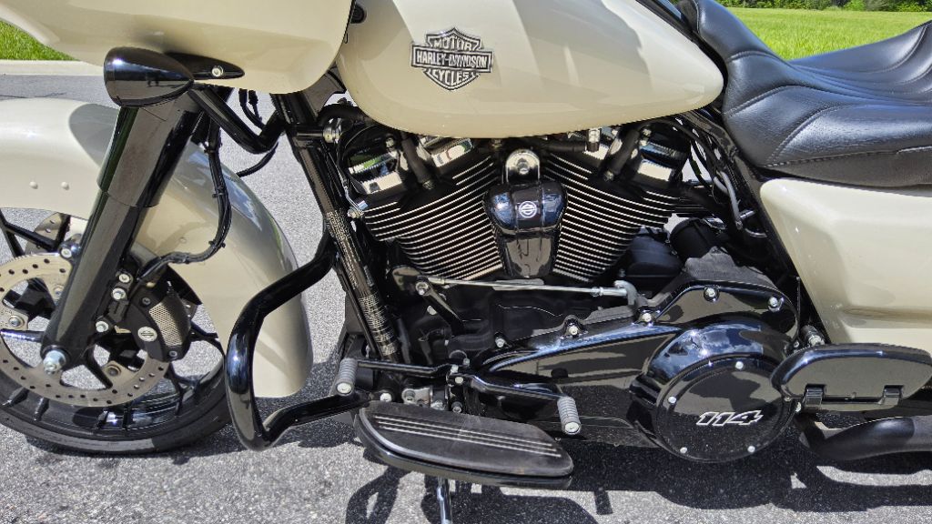 2022 Harley-davidson Road Glide Special - $21,900