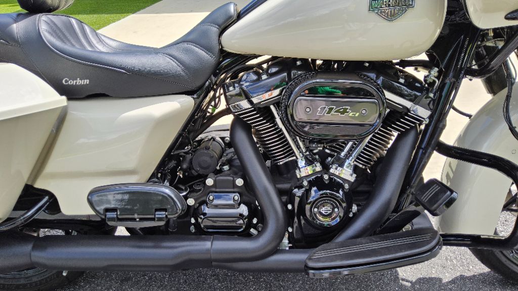 2022 Harley-davidson Road Glide Special - $21,900