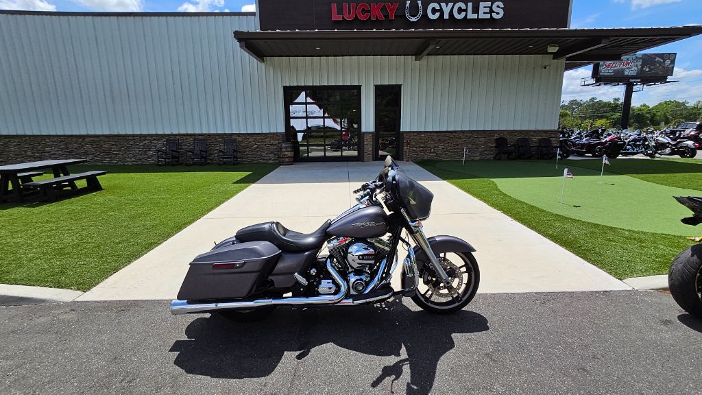 2015 Harley-Davidson FLTRX Road Glide - $11,500