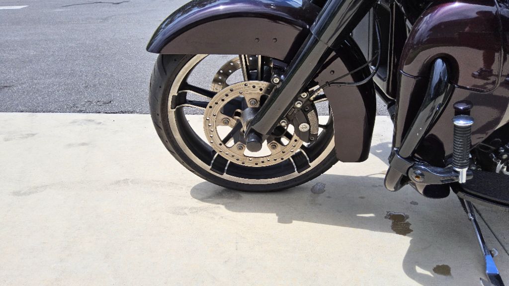 2016 Harley-davidson Street Glide Special - $14,995