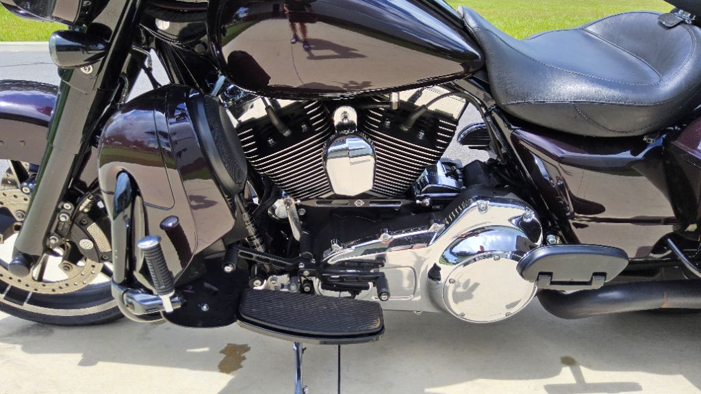 2016 Harley-davidson Street Glide Special - $14,995