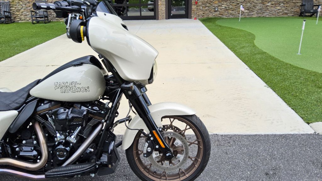 2023 Harley-davidson Street Glide St - $22,500