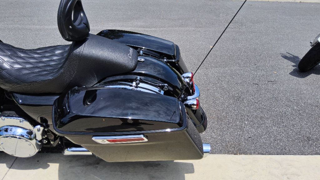 2023 Harley-davidson Road Glide - $17,500