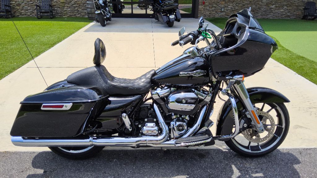2023 Harley-davidson Road Glide - $17,500
