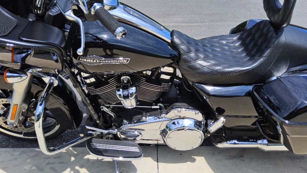 2023 Harley-davidson Road Glide - $17,500