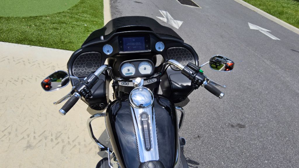 2023 Harley-davidson Road Glide - $17,500