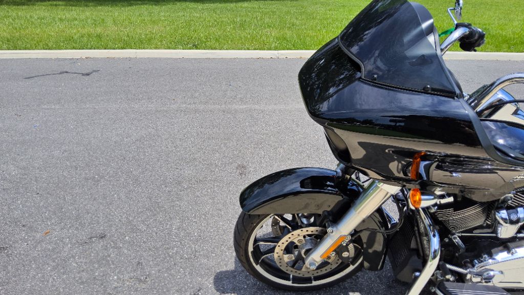 2023 Harley-davidson Road Glide - $17,500